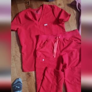 Figs winning red medium set